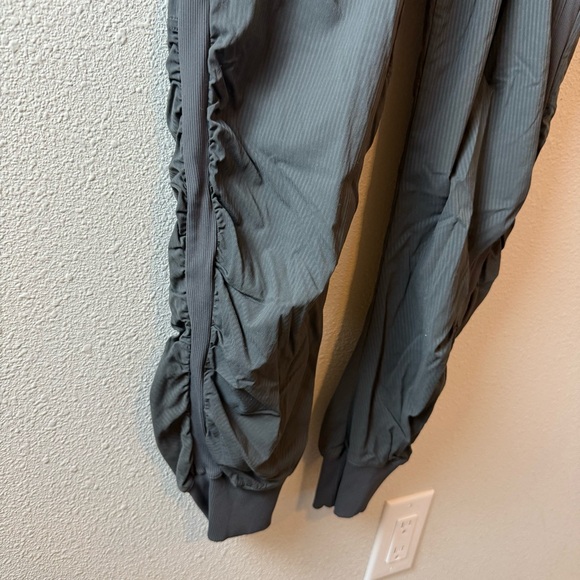 Lululemon Beyond the Studio Jogger Pant Grey Sage Lightweight Women Size 10 - Picture 9 of 16